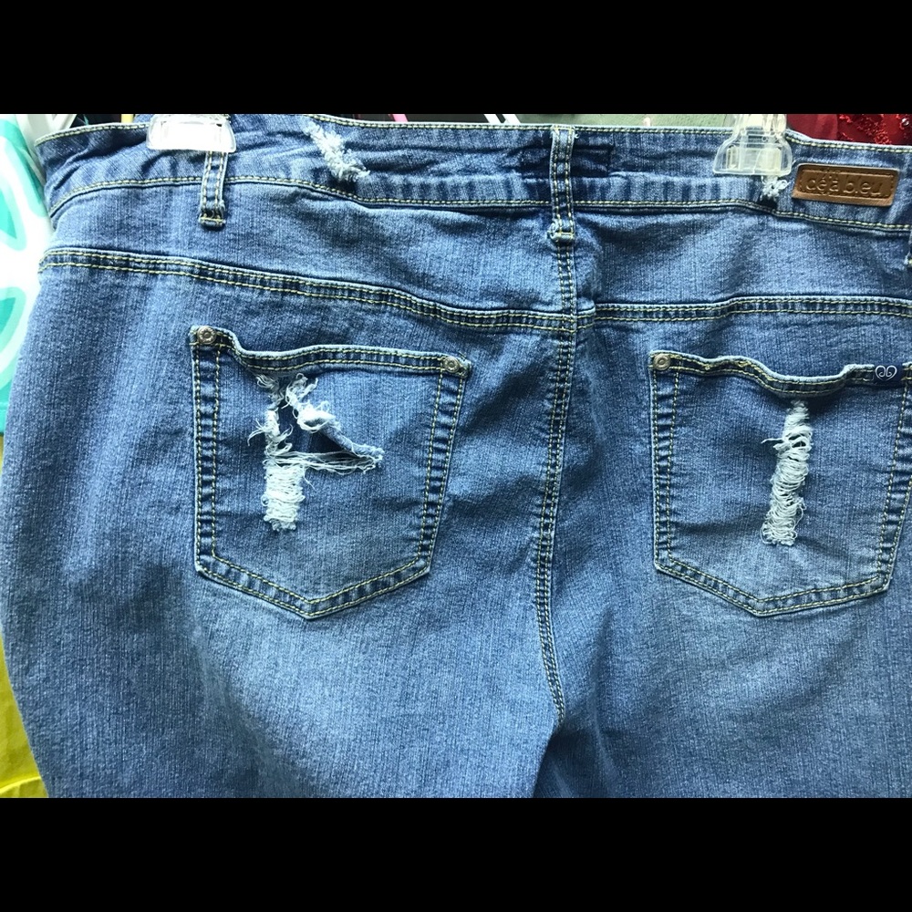 Distressed denim capris